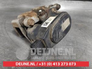 Kia Sportage Rear brake calliper, right O574601 photo 3