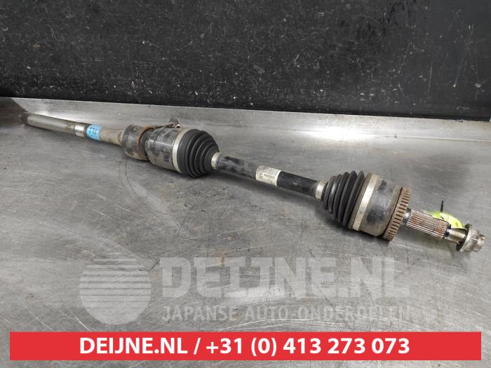 Gebruikte Aandrijfas rechts-voor Kia Sportage (QL) 2.0 CRDi 185 16V VGT 4x4 Prijs € 150,00 Margeregeling aangeboden door V.Deijne Jap.Auto-onderdelen BV