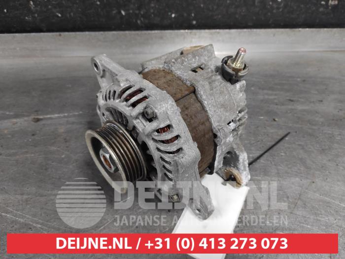 Gebruikte Dynamo Mitsubishi Colt (Z2/Z3) 1.1 12V Prijs € 40,00 Margeregeling aangeboden door V.Deijne Jap.Auto-onderdelen BV