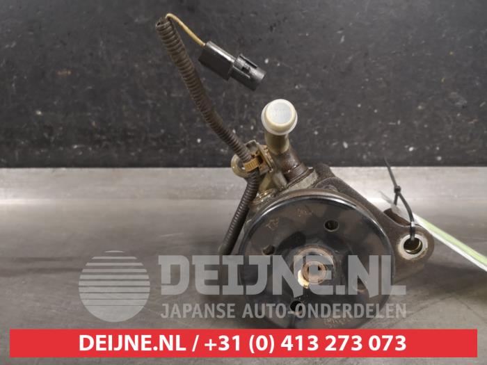 Gebruikte Pomp Servo Mitsubishi Eclipse (D5) 3.0 V6 24V Prijs € 25,00 Margeregeling aangeboden door V.Deijne Jap.Auto-onderdelen BV