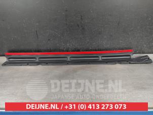 Suzuki Swift Seitenschürze rechts O575491 foto 3