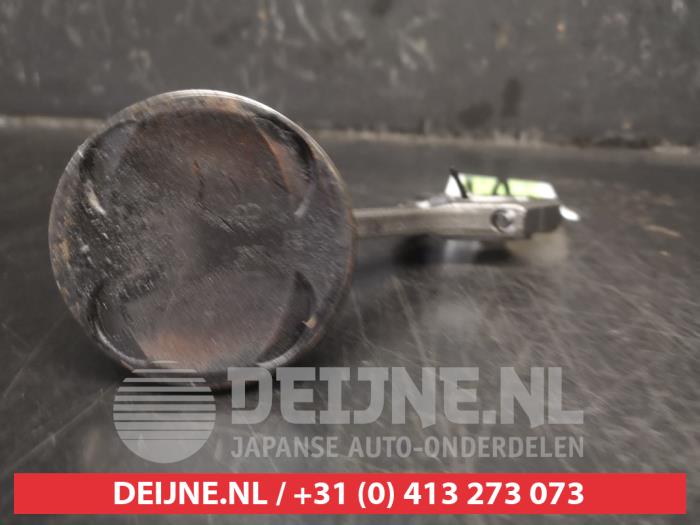 Gebruikte Zuiger Kia Picanto (JA) 1.0 12V Prijs € 50,00 Margeregeling aangeboden door V.Deijne Jap.Auto-onderdelen BV