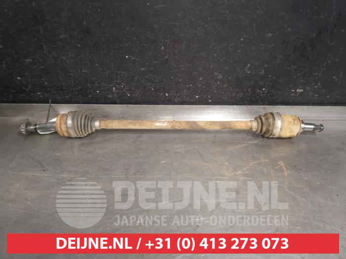 Gebruikte Steekas links-achter Toyota RAV4 (A3) 2.2 D-4D-F 16V 4x4 Prijs € 125,00 Margeregeling aangeboden door V.Deijne Jap.Auto-onderdelen BV