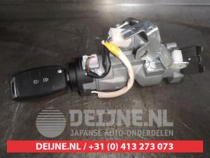 Kia Picanto Ignition lock + key O575920 photo 2