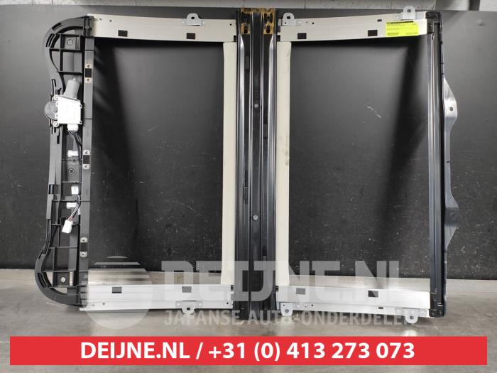 Toyota Prius Plus Schuifhemel mechaniek O575967