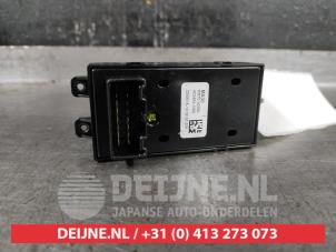 Kia Ceed Combischakelaar ramen O575989 foto 2