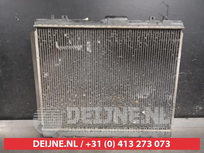 Gebruikte Radiateur Suzuki Swift (ZA/ZC/ZD) 1.3 D 16V Prijs € 35,00 Margeregeling aangeboden door V.Deijne Jap.Auto-onderdelen BV