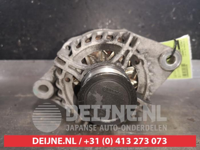 Dynamo van een Suzuki SX4 S-Cross (JY) 1.6 16V DDiS 2014