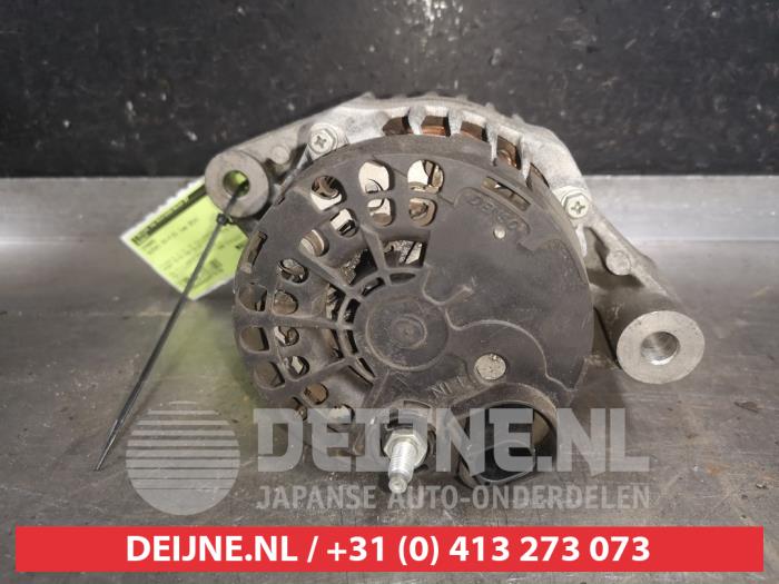 Dynamo van een Suzuki SX4 S-Cross (JY) 1.6 16V DDiS 2014