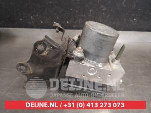 Toyota Avensis ABS Pumpe O576427 foto 2