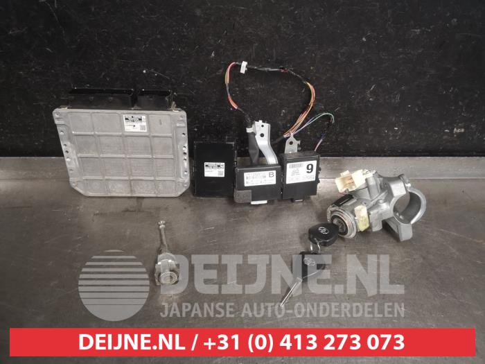 Toyota Avensis Schlossset Zylinder (komplett) O576434