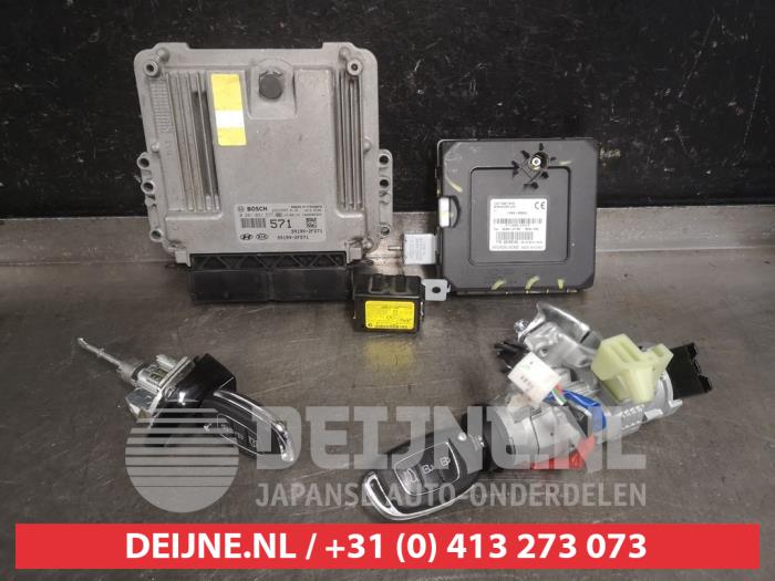 Hyundai Tucson Engine management computer O576541