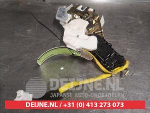 Suzuki Wagon R+ Deurslot Mechaniek 4Deurs rechts-achter O576880 foto 2