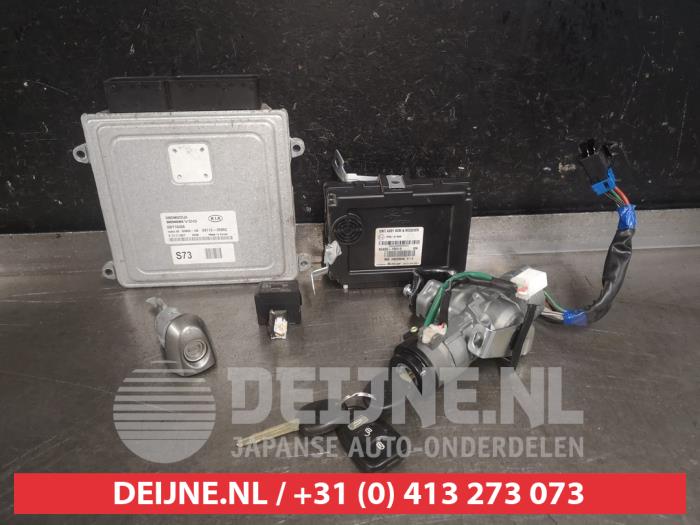 Kia Carens Slotenset Cilinder (compleet) O577010