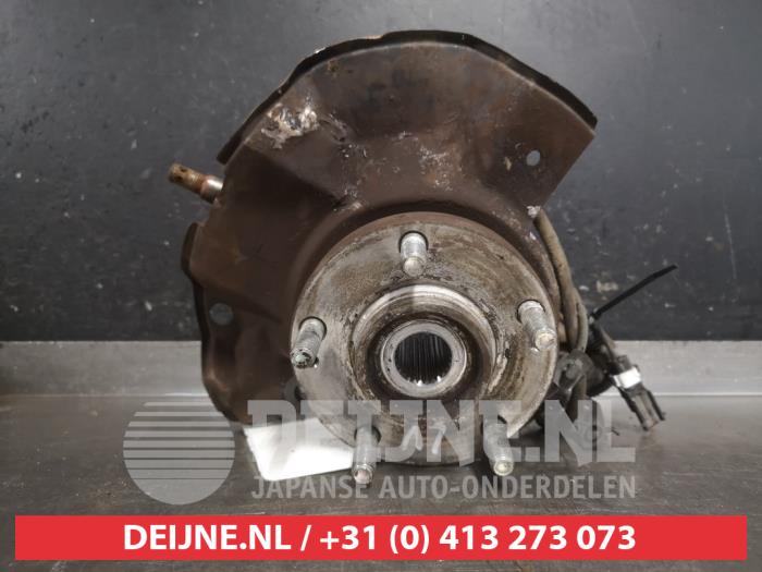 Kia Carens Fusee links-voor O577015