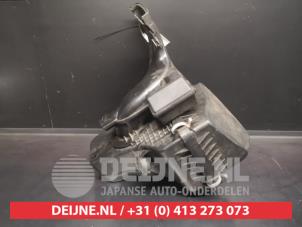 Mazda 3 Air box O577021 photo 2