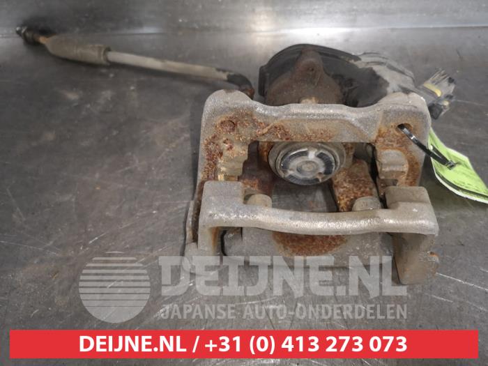 Mazda 3 Remklauw (Tang) links-achter O577035