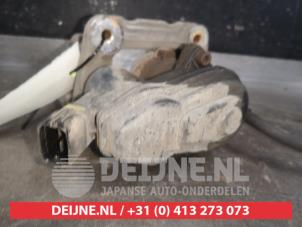 Mazda 3 Remklauw (Tang) links-achter O577035 foto 2