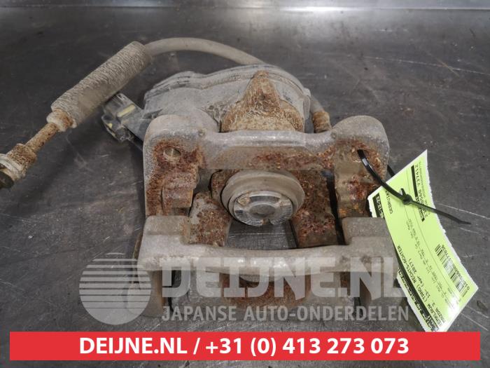 Mazda 3 Remklauw (Tang) rechts-achter O577036