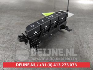 Kia Ceed Sportswagon Start/Stop schakelaar O577354 foto 2