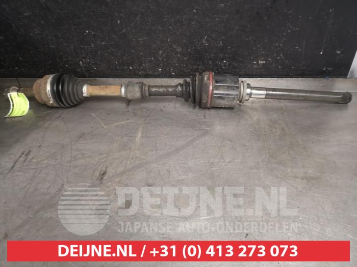 Gebruikte Steekas rechts-voor Mitsubishi Outlander (CW) 2.0 DI-D 16V 4x2 Prijs € 75,00 Margeregeling aangeboden door V.Deijne Jap.Auto-onderdelen BV
