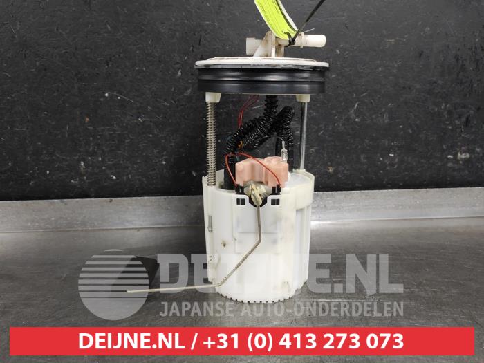 Nissan Almera Tino Electric fuel pump O578085