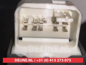 Subaru Trezia Kombischalter Fenster O578112 foto 3