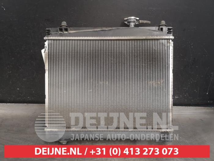 Gebruikte Radiateur Subaru Trezia 1.33 16V Dual VVT-I Prijs op aanvraag aangeboden door V.Deijne Jap.Auto-onderdelen BV