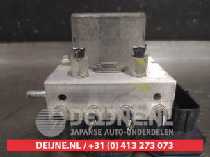 Nissan Pulsar ABS pump O578599 photo 2