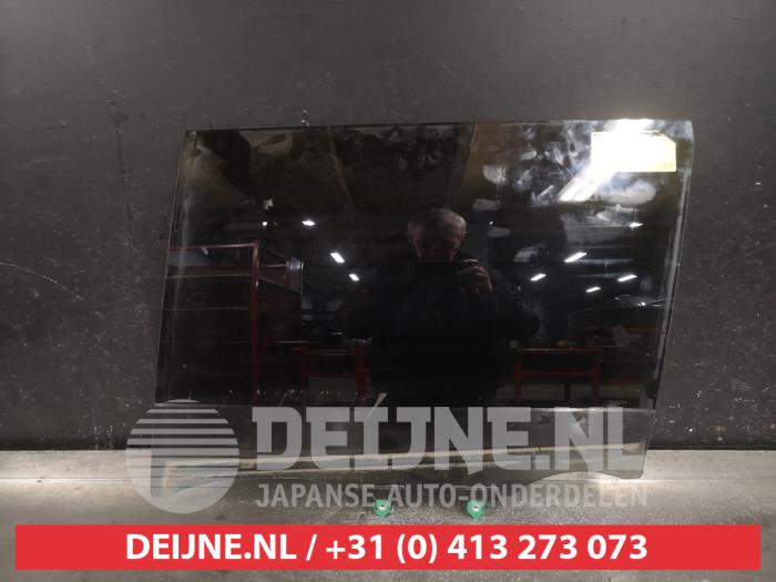 Toyota Rav-4 Türscheibe 4-türig links hinten O578763