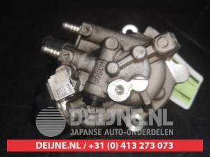 Gebruikte Brandstofpomp Mechanisch Toyota Avensis Wagon (T27) 2.0 16V D-4D Prijs € 35,00 Margeregeling aangeboden door V.Deijne Jap.Auto-onderdelen BV