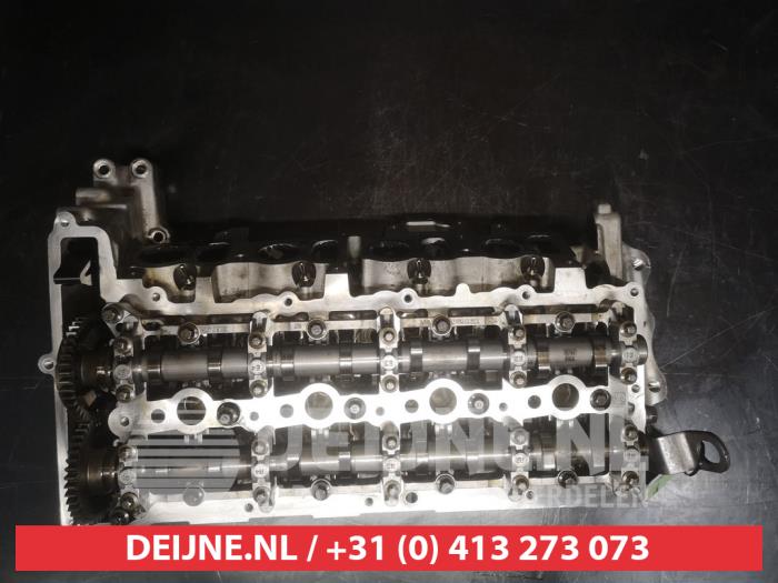Toyota Avensis Cylinder head O579362
