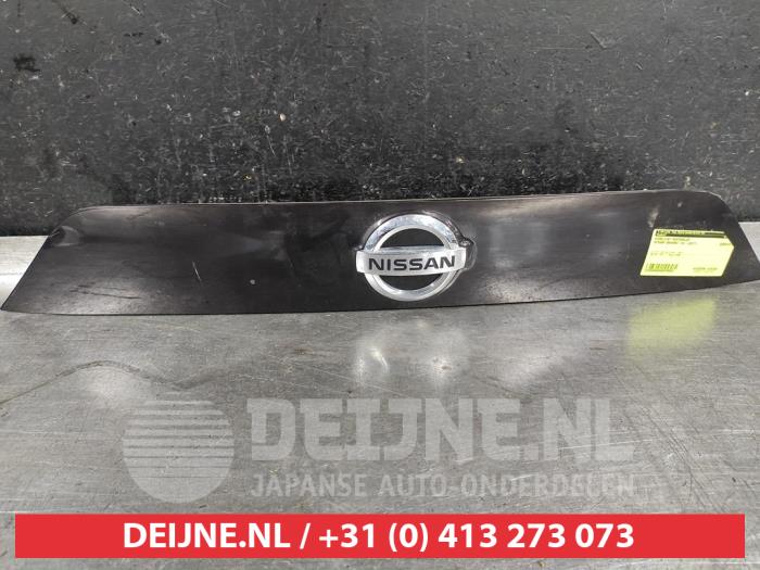 Nissan Qashqai Sierlijst achterklep O579593