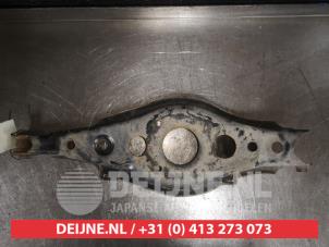 Toyota Rav-4 Draagarm rechts-achter O579730 foto 2