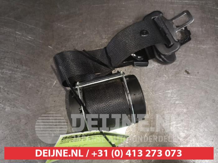Toyota Verso-S Rear seatbelt, right O579943