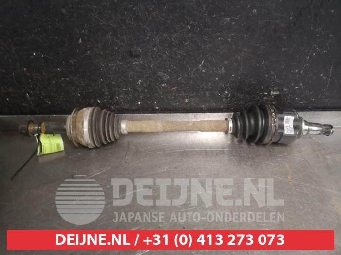 Toyota Verso-S Antriebswelle links vorne O579944