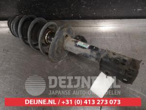 Toyota Verso-S Stoßdämpferstrebe links vorne O579946 foto 2