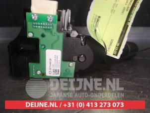 Mazda 2 Ruitenwis Schakelaar O579957 foto 2