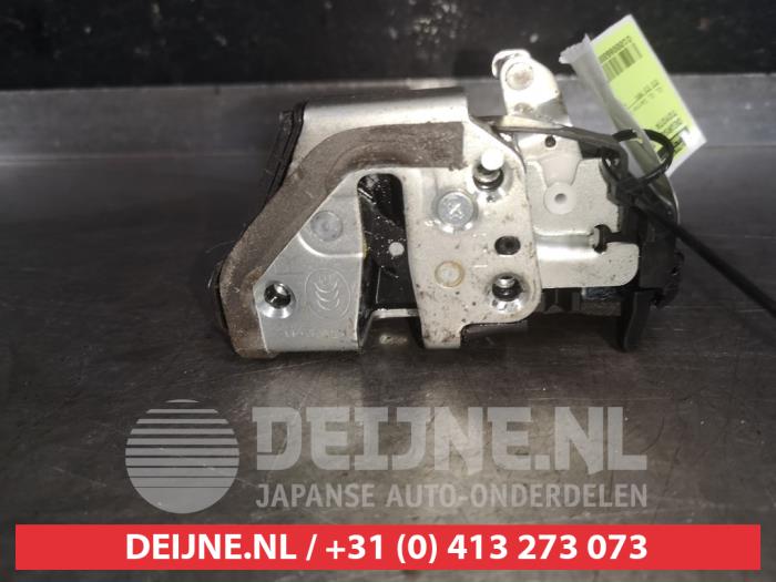 Toyota Verso Deurslot Mechaniek 4Deurs rechts-achter O579970