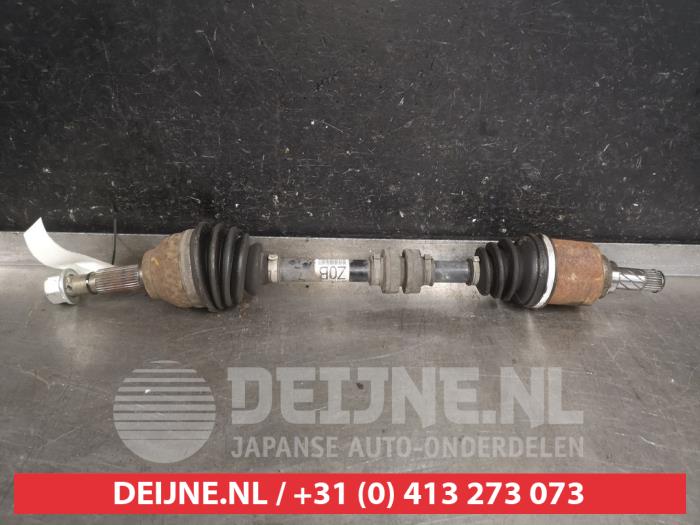 Nissan Pulsar Antriebswelle links vorne O579999