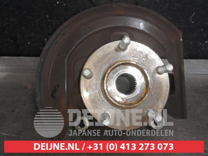 Nissan Pulsar Fusee links-voor O580001