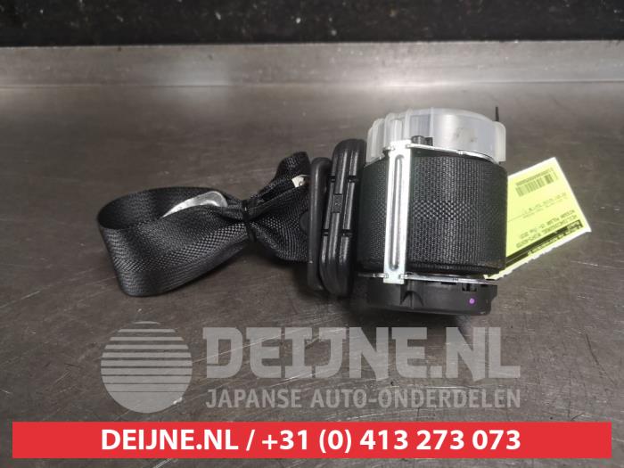 Nissan Pulsar Veiligheidsgordel rechts-achter O580008