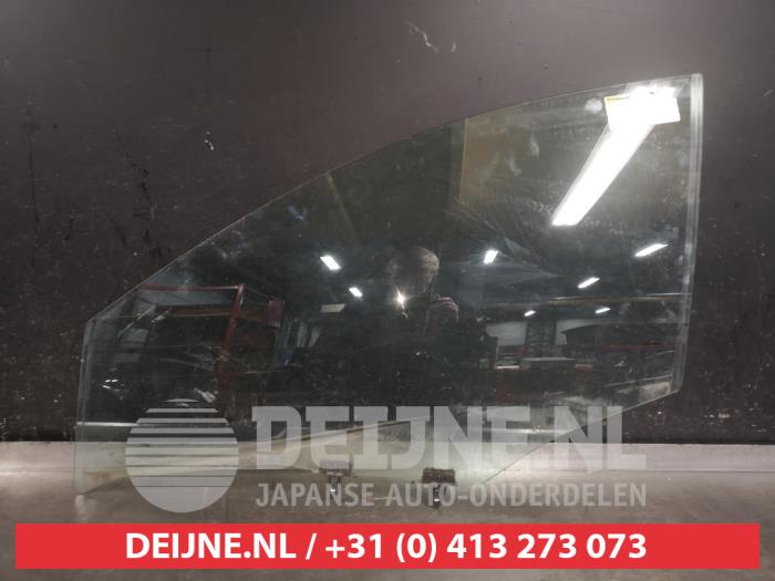 Nissan Pulsar Portierruit 4Deurs links-voor O580014