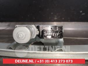 Nissan Juke Window mechanism 4-door, front left O581317 photo 3