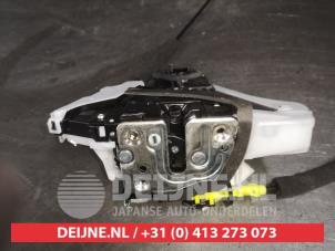 Nissan Juke Front door lock mechanism 4-door, right O581335 photo 2