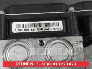 Toyota Verso ABS Pomp O581450 foto 3