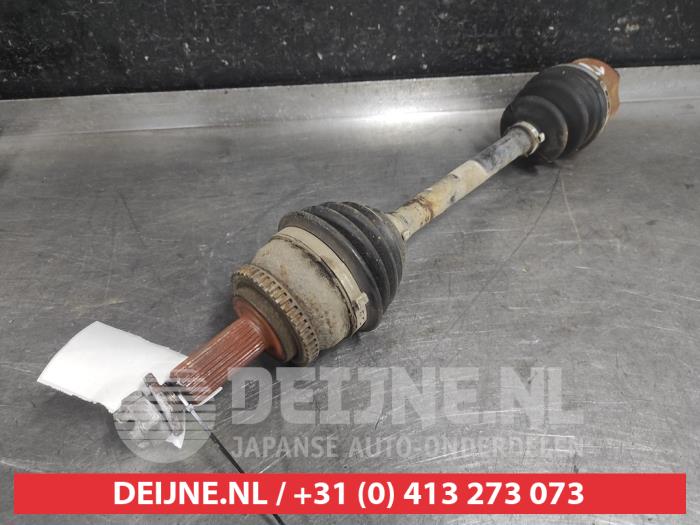 Gebruikte Aandrijfas links-voor Hyundai i30 (FD) 1.6 CRDi 16V VGT LP Prijs € 40,00 Margeregeling aangeboden door V.Deijne Jap.Auto-onderdelen BV