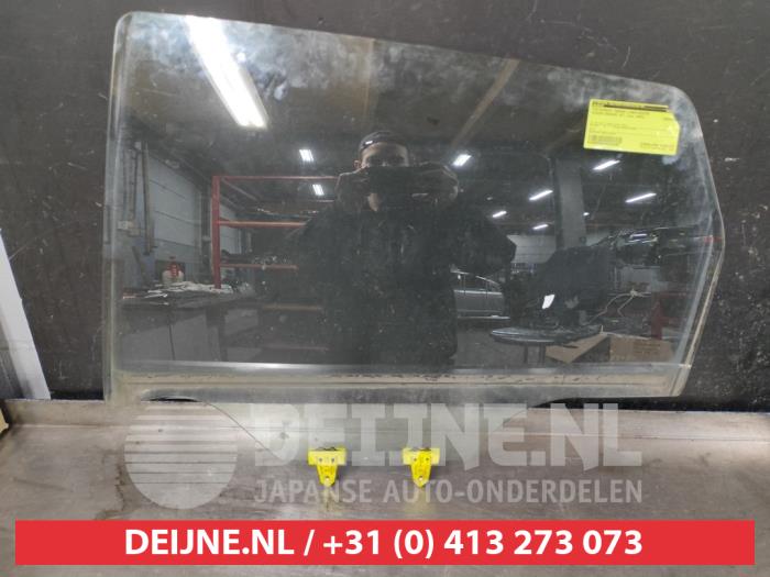 Nissan Qashqai Portierruit 4Deurs links-achter O581535