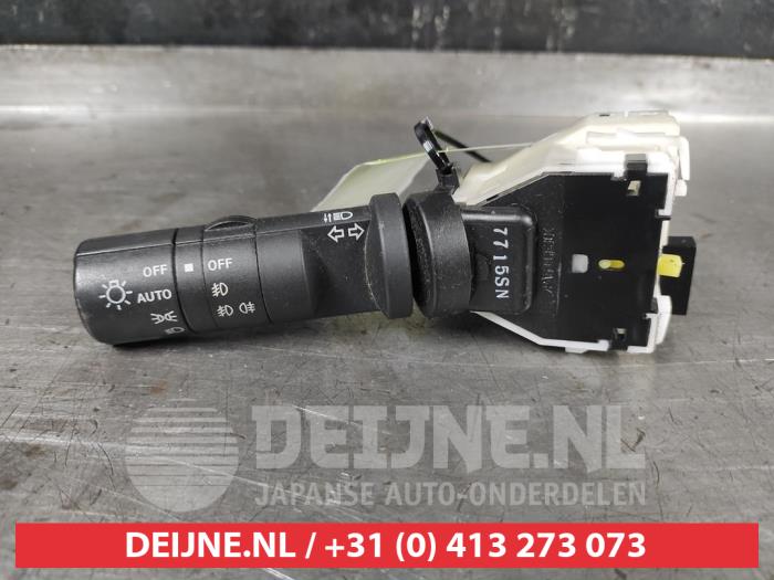 Nissan Qashqai Licht Schakelaar O582244