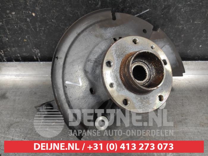 Nissan Juke Knuckle, front left O582366